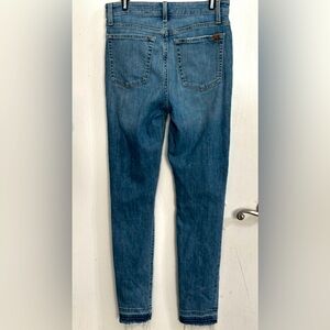 Mid rise skinny ankle unhemmed